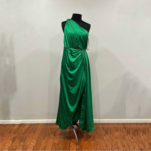 Ieena for Mac Duggal 26654 Draped One Shoulder Satin Gown in Emerald Green 6 - Picture 2 of 8